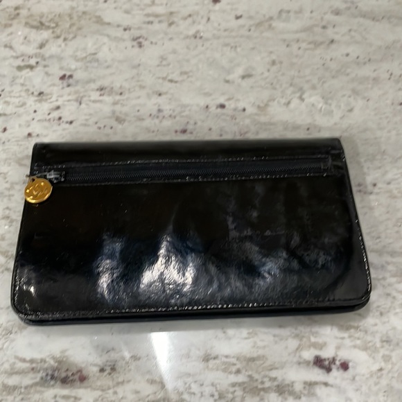 Chanel patent leather wallet with chain - Picture 3 of 16
